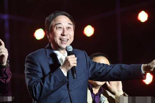 冯巩和巩汉林关于男足的作品,冯巩巩汉林吐槽中国男足