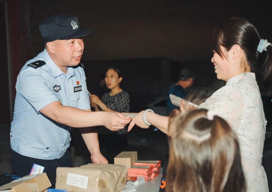 全市夏夜治安巡查宣防行动见成效,北京公安局开展夏季治安行动