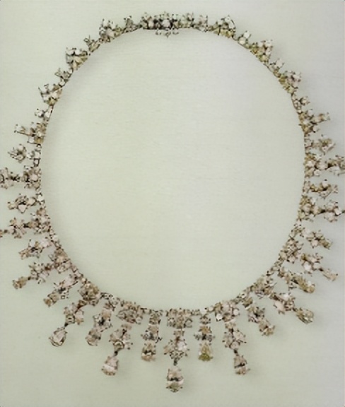 沙特王室送女王珠宝,沙特王室赠送的礼物