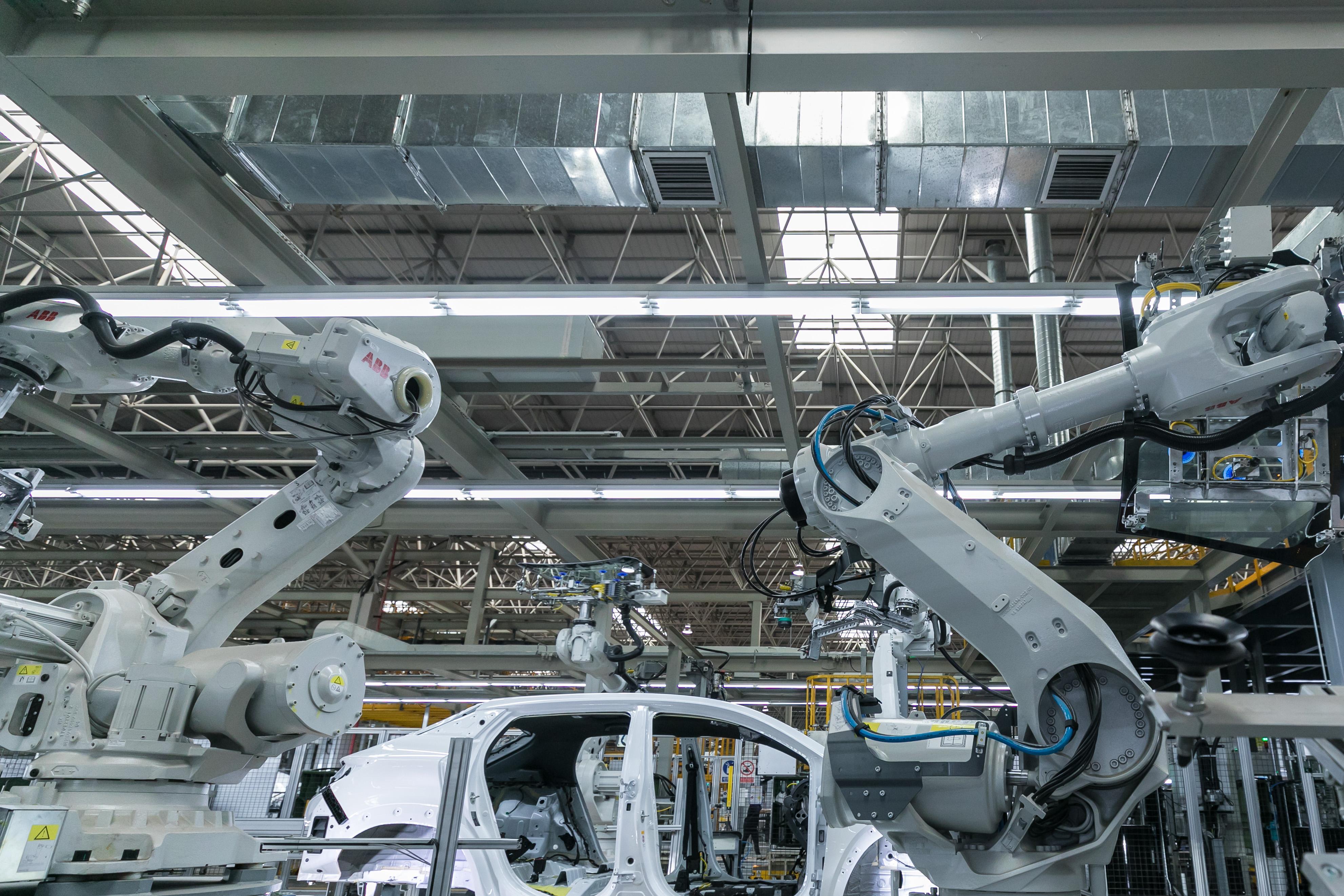 两江新区助“重庆造”汽车叫好又叫座——平均单价从5年前的7万多元提升至15万元以上