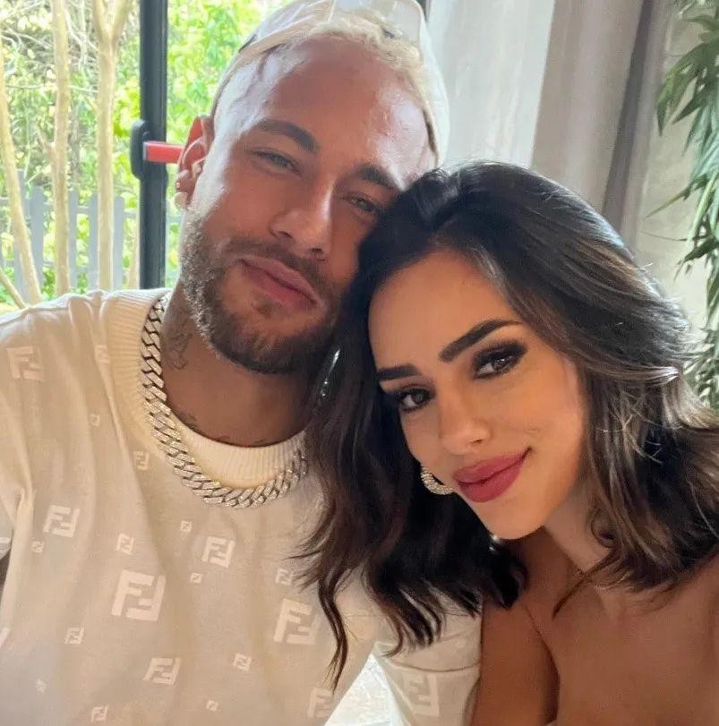 桑巴舞蹈内马尔挨踢,内马尔19岁普斯卡什