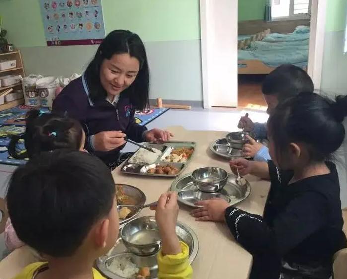 孩子上小学各种打卡把家长逼疯了,幼儿园每日上学打卡