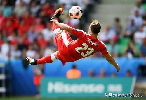 攻势足球战术思路,二人默契配合战术