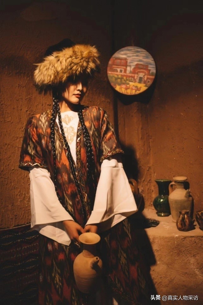 “社牛”*疆新**姑娘,一天导游费800-1000元,她怎么做到的?