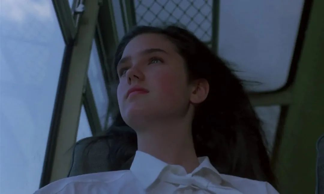 她12岁凭神颜惊艳好莱坞！考上耶鲁后转去斯坦福，网友：有颜有才