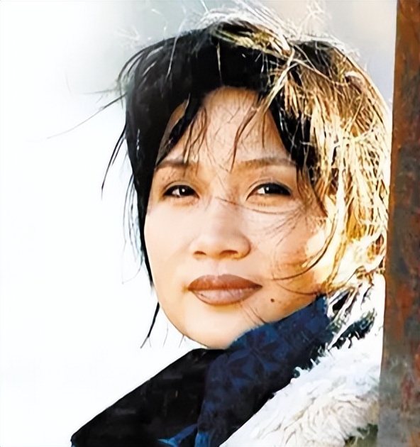 这几位遁入空门的明星：陈晓旭被忽悠，李娜为情所困，他放弃百亿