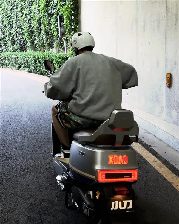 小刀电动车最耐跑的车型,小刀骑迹航天动力系电动车测评