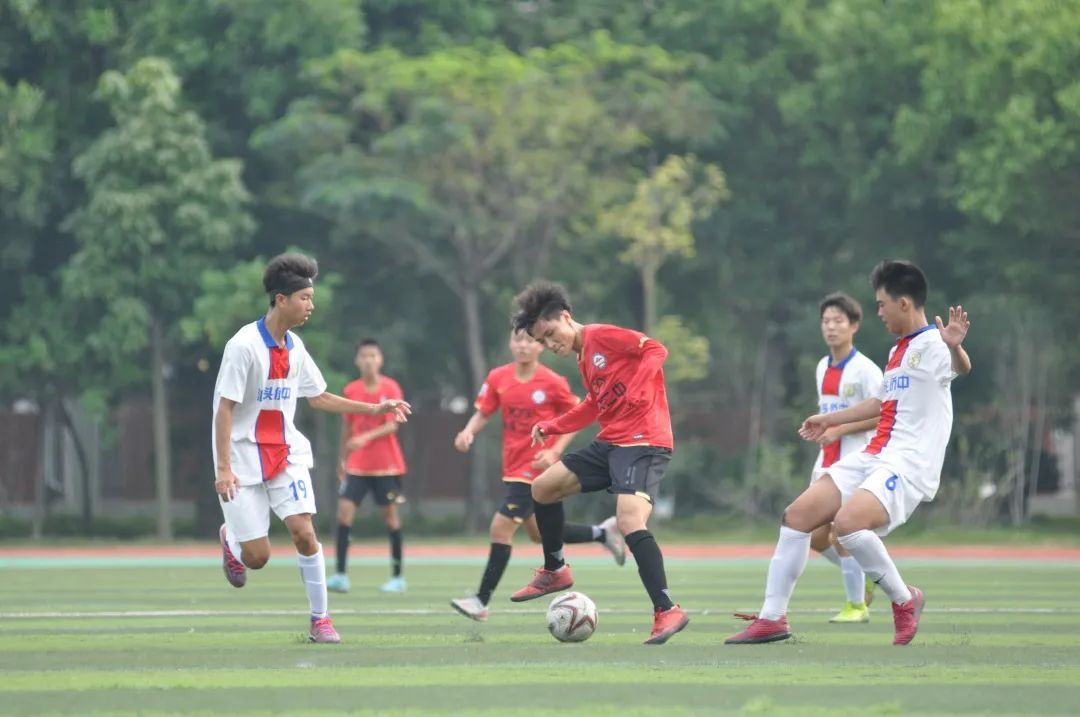 校园足球|汕头市第二中学黄鑫跃、郑铠敏：只有团队的赢才是赢
