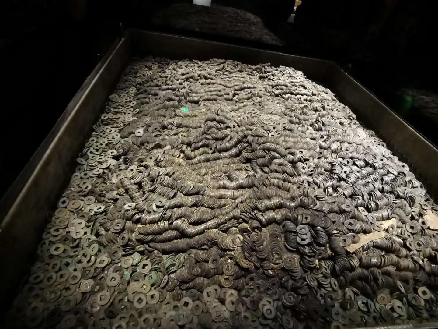 汉代出土的钱币,汉代出土墓葬钱币图片大全