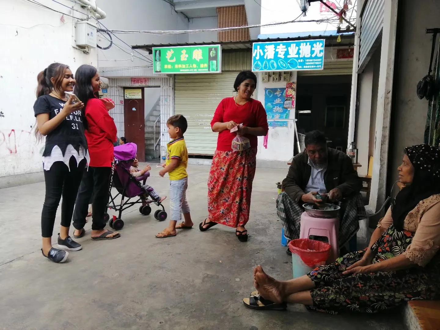 缅甸人在瑞丽开理发店,缅甸人在瑞丽定居