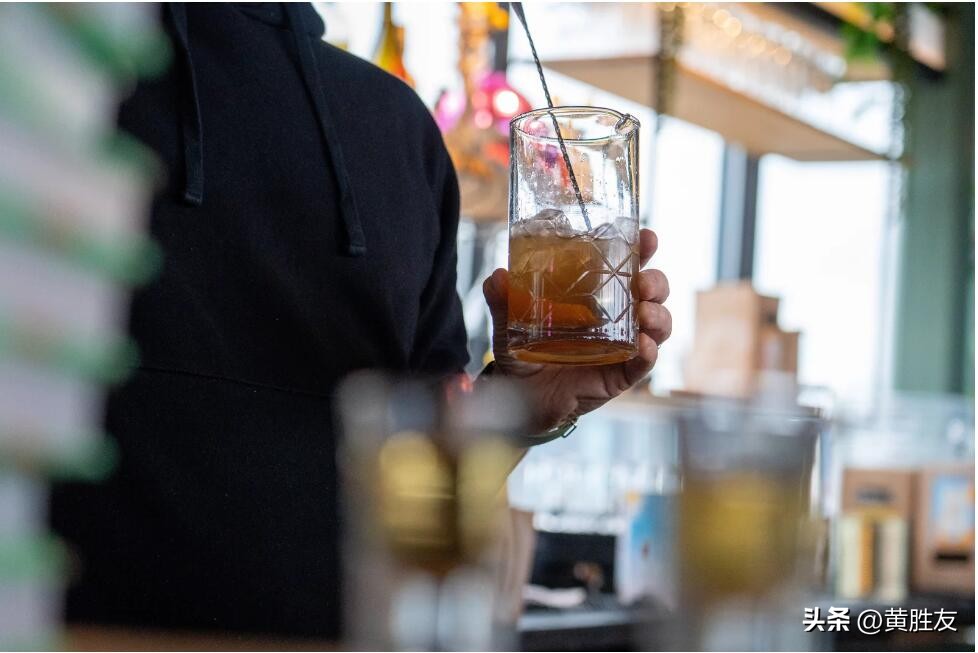 爱尔兰将在酒瓶贴警告,爱尔兰给酒精饮料贴健康警告