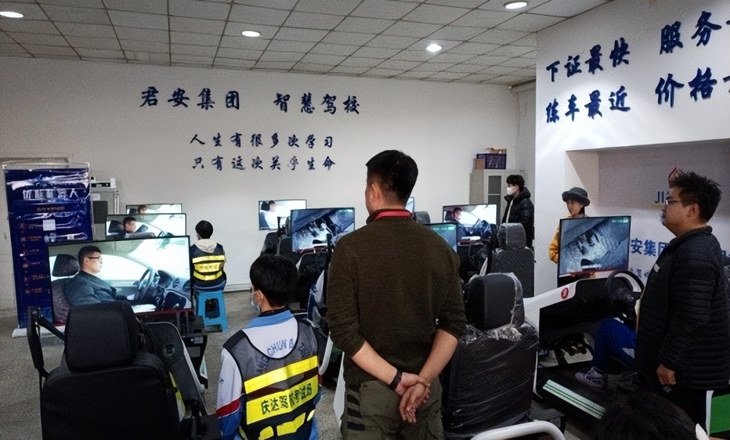 三月春风暖人心雷锋精神永传承,三月春风暖人心雷锋精神代代相传