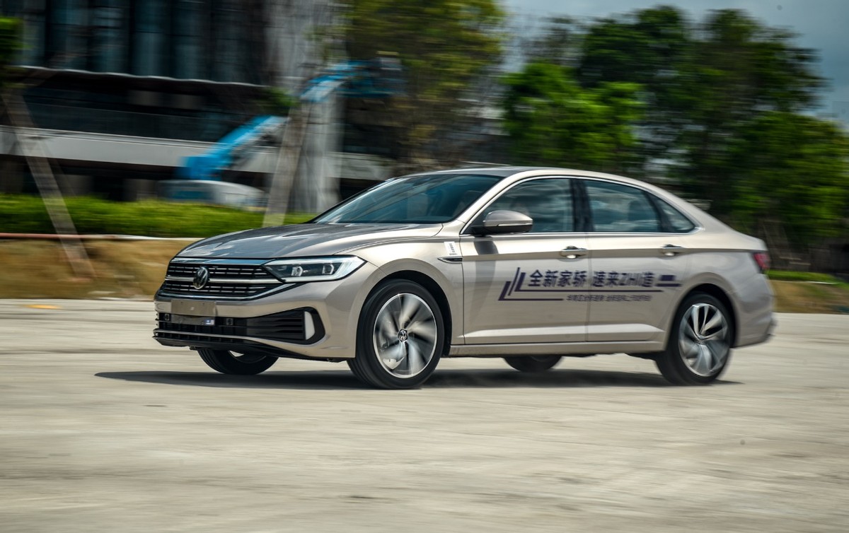 大众速腾2022款1.5t价格及油耗表,推1.5t车型静态体验新款大众速腾