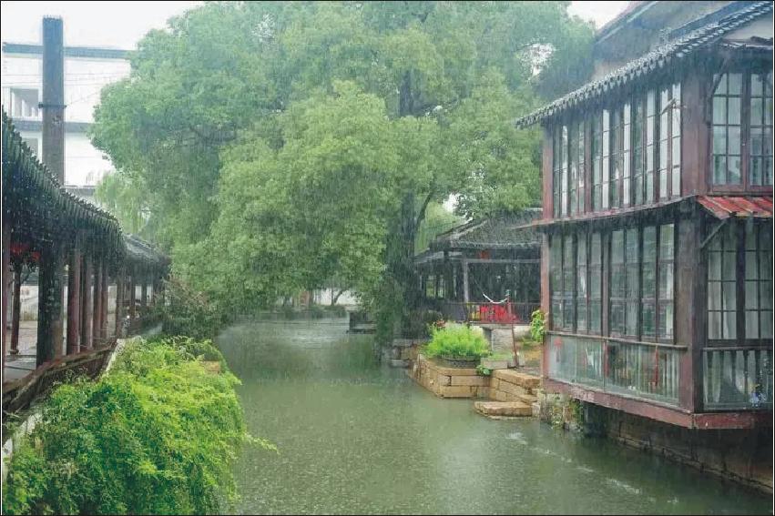苏州古城区的雨中之美，雅致、温婉，梦境般的静美