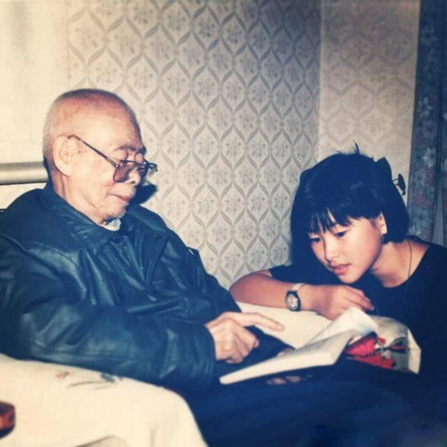 朱珠富家千金,朱珠名媛望族