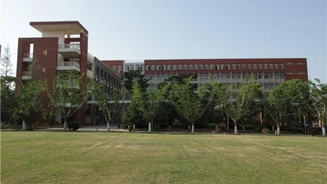 “城市、专业实力、分数性价比、就业质量”都很好的两所大学推荐