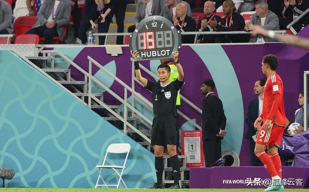 马宁举牌有奖吗,马宁上半场五球