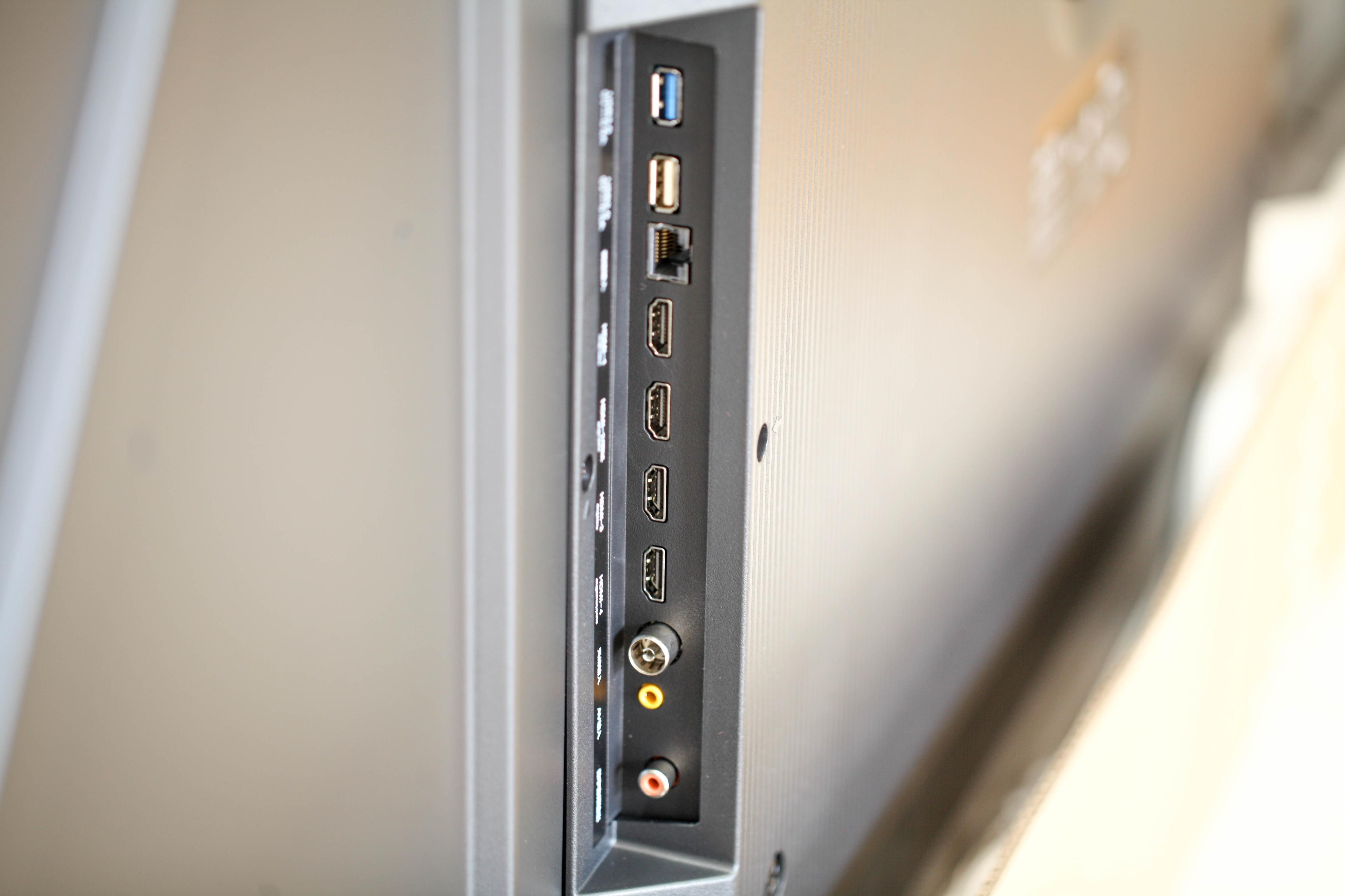 文能追剧刷大片，武能模拟玩赛车——雷鸟鹏7MAX游戏电视入手记