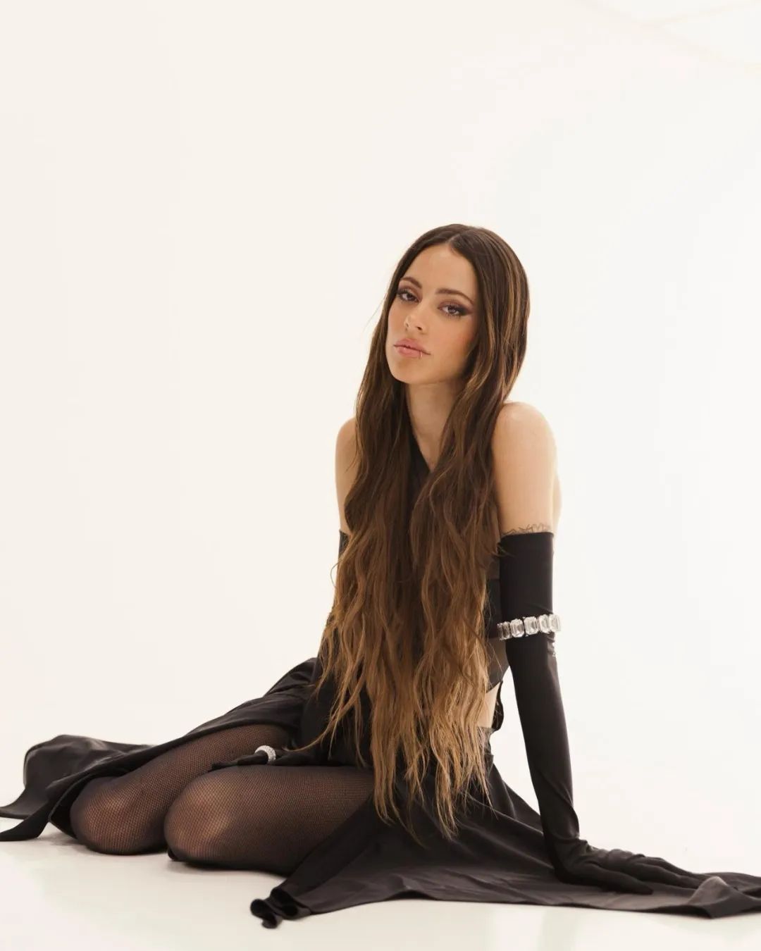 明目张胆抄袭的女歌手,arianagrande被曝抄袭剽窃