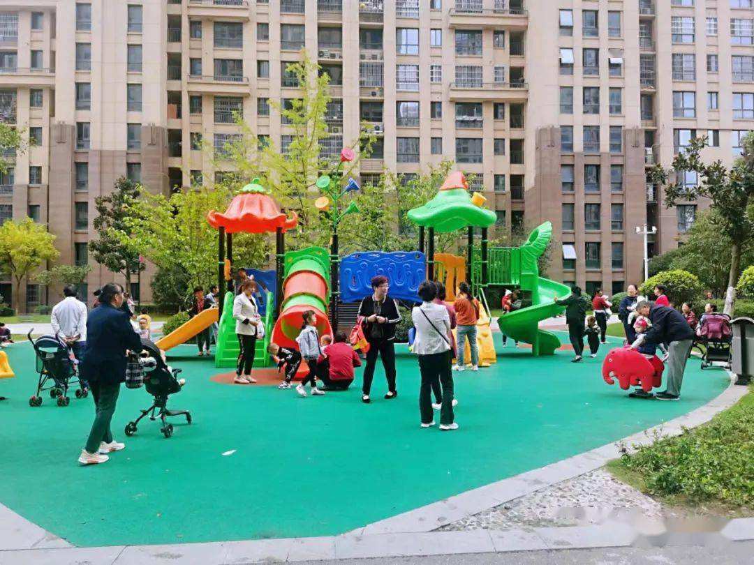 英国房东给中国小伙免租八年,英国房东为中国小伙免租8年