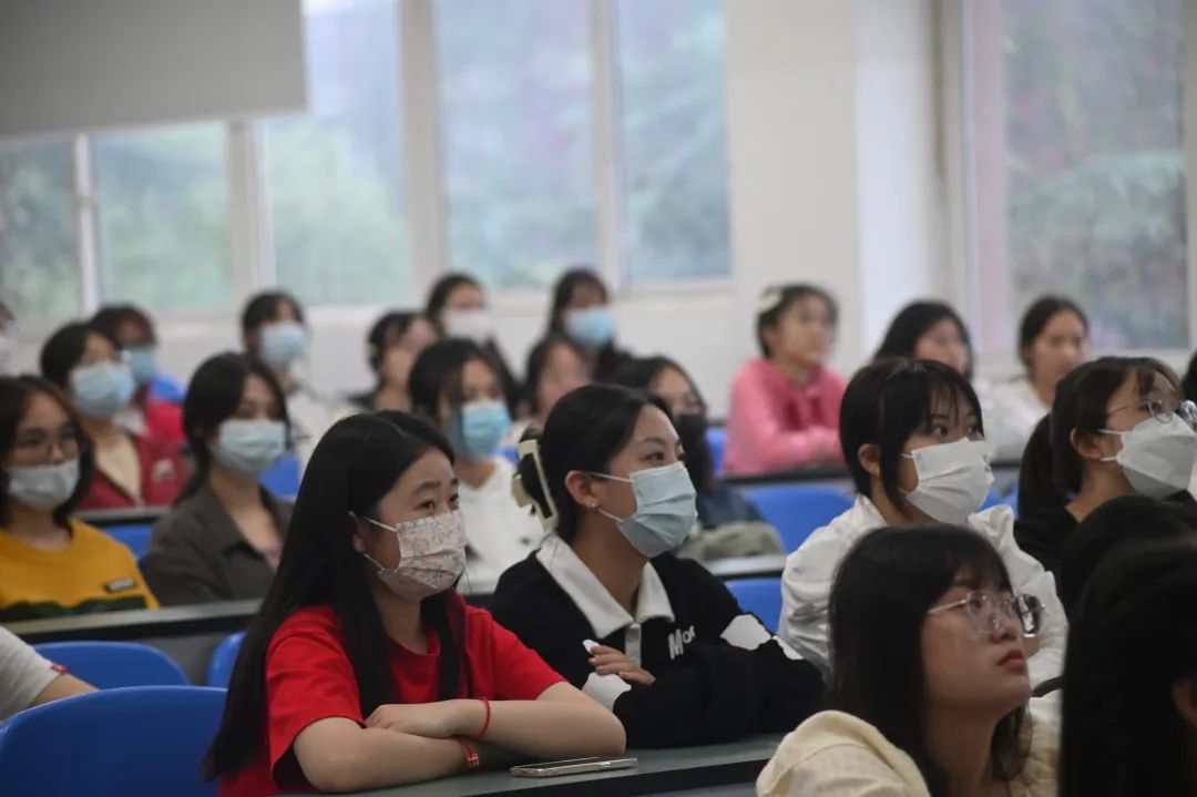 2022级锦城“萌新”的第一次晚点名来啦