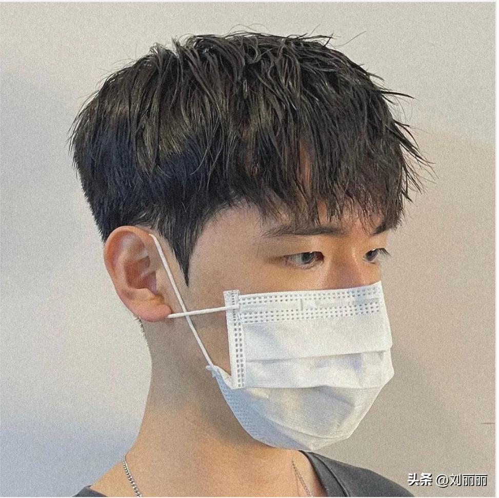 当下最流行的男士发型教程,最近男士发型流行什么发型