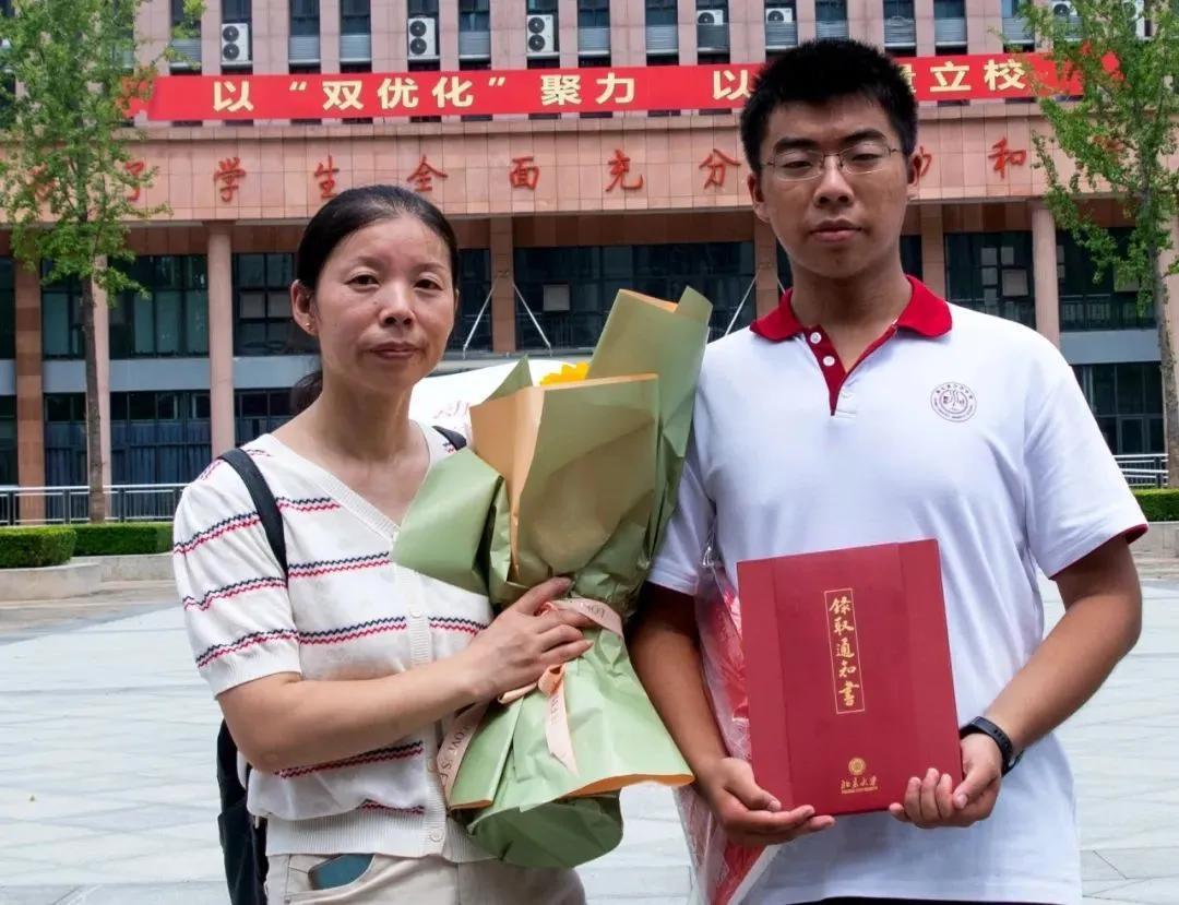 荆州中学历年被清华北大录取,沙市中学5人上北大