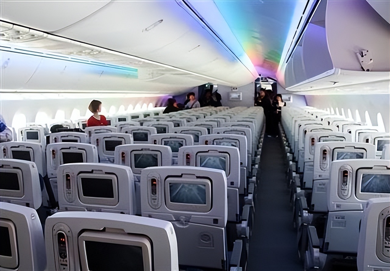 飞机机票太便宜会不会不安全,白天机票和晚上飞机哪个便宜