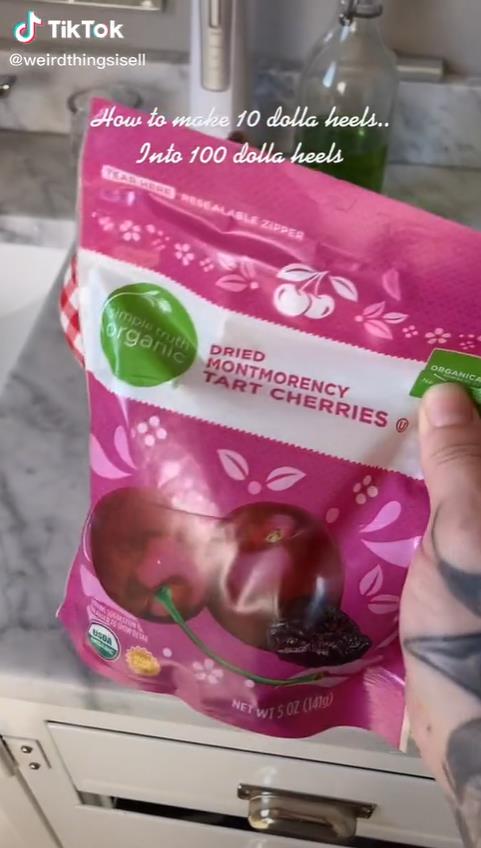 美国女子网售重口垃圾：灰尘脏水，指甲舌苔，真有人高价买？