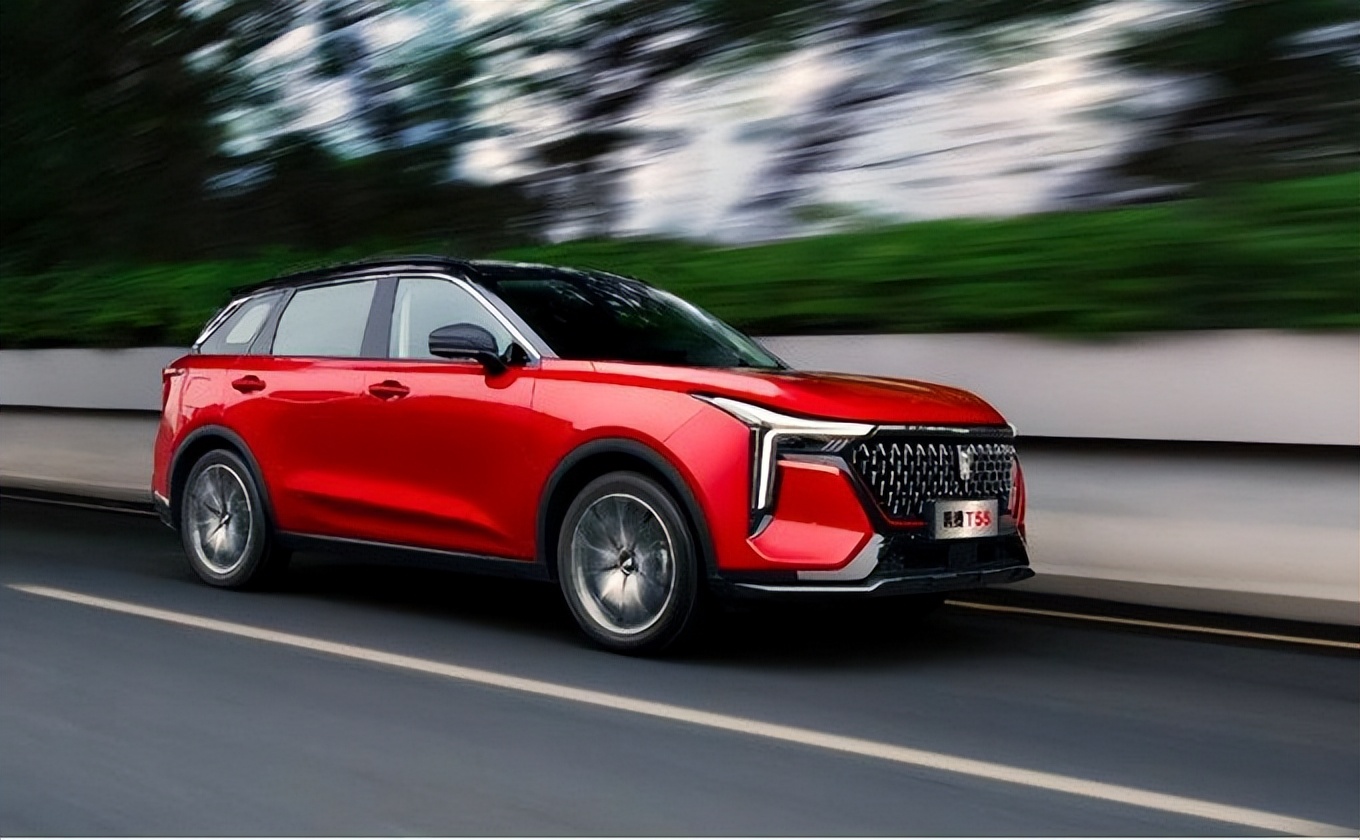 奔腾t55空间大性价比高代步新选择,国潮外观动力充沛奔腾t55突出重围