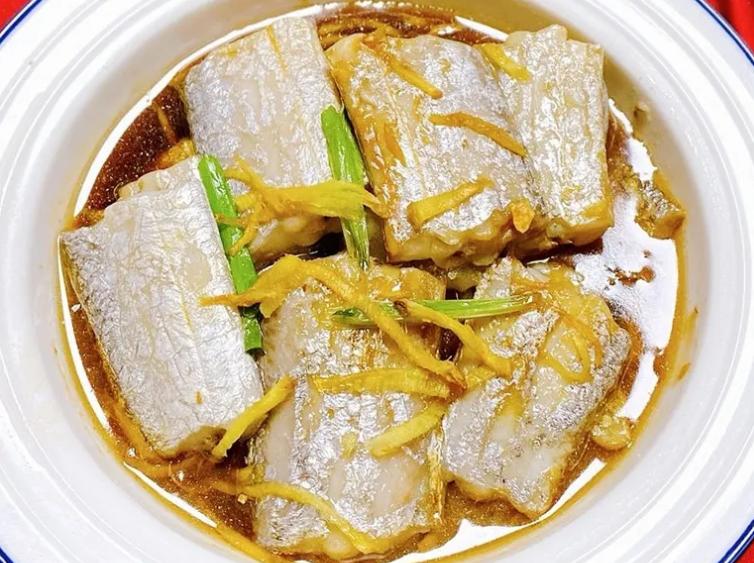 清蒸带鱼的家常做法不要油炸,带鱼是清蒸还是红烧好吃