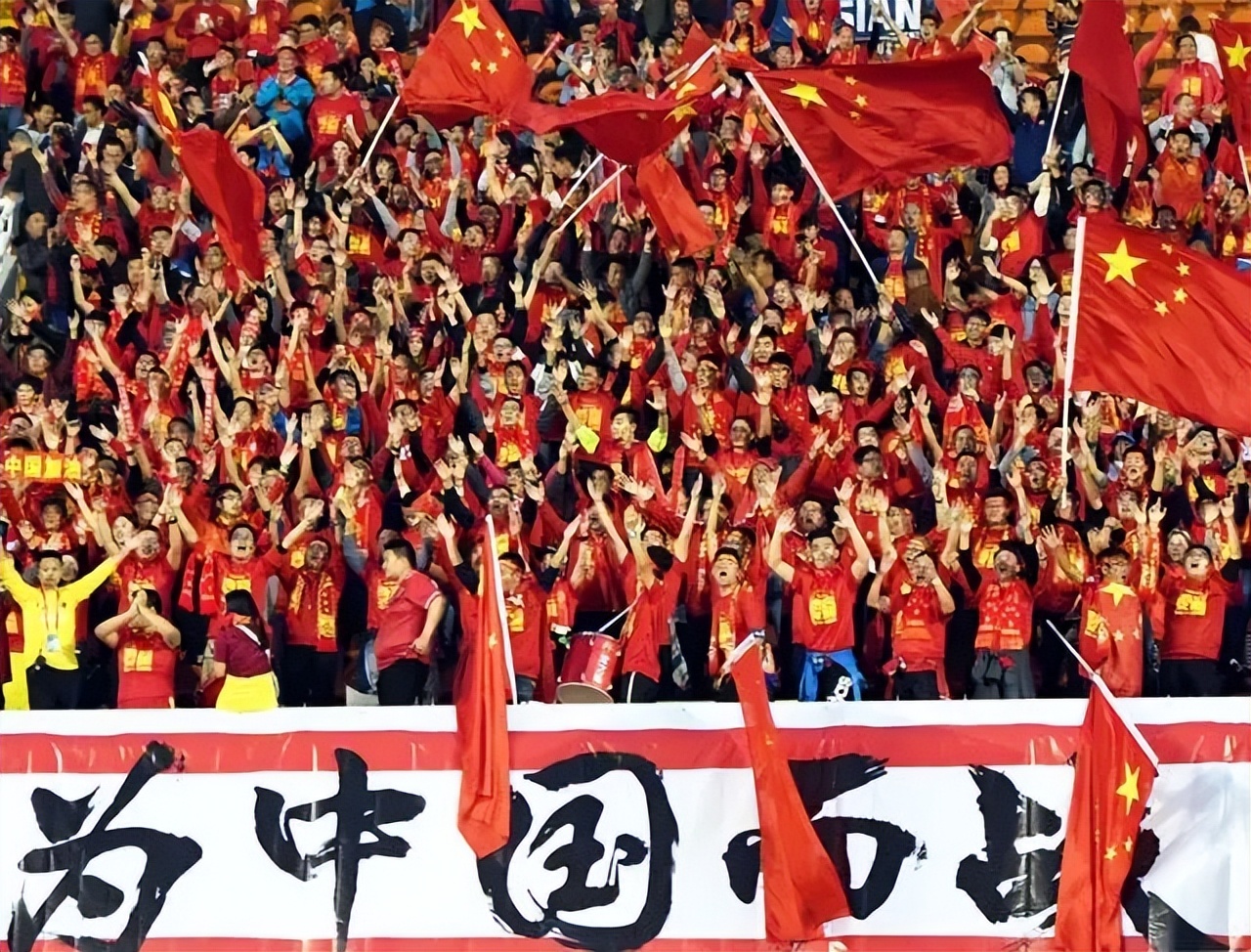 1963年，贺龙对国足说：拿不到前三，回来就解散！最终结果如何？