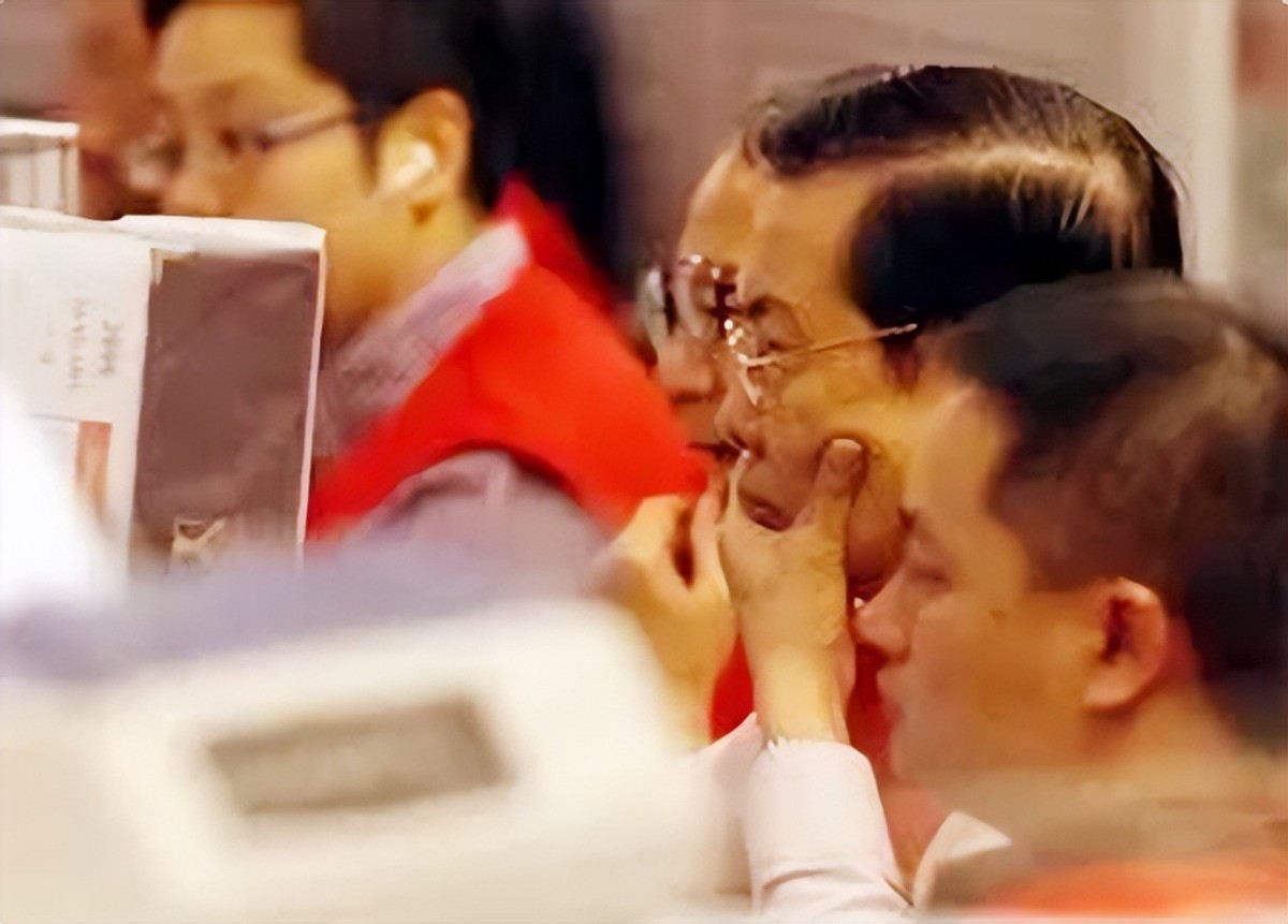 索罗斯败俄罗斯,索罗斯怎么输给俄罗斯