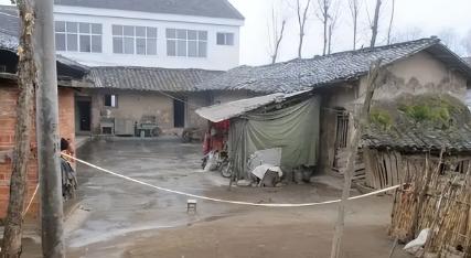 13岁少年目睹生母被打死，22年后为父亲赚够养老费，杀三人*仇报**