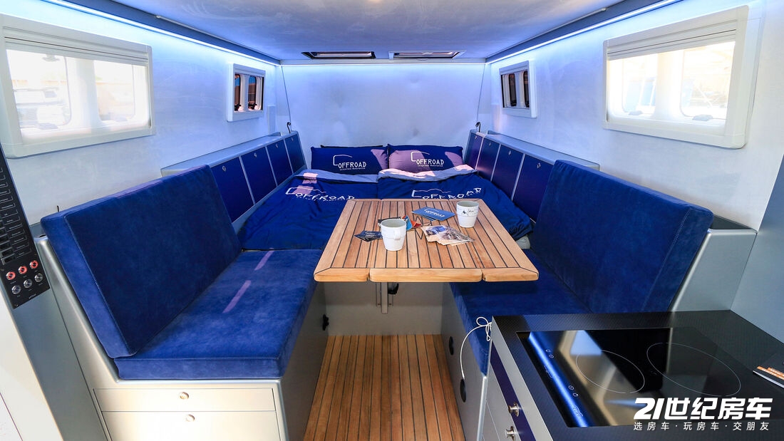 全球顶级过亿的末日堡垒越野房车,科技风末日堡垒