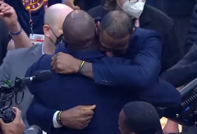 乔丹詹姆斯对视,乔丹詹皇对视