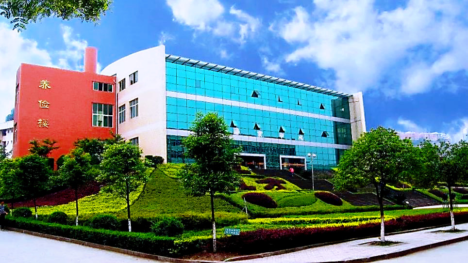 砥砺奋进笃行不怠未来可期,砥砺奋发笃行不殆