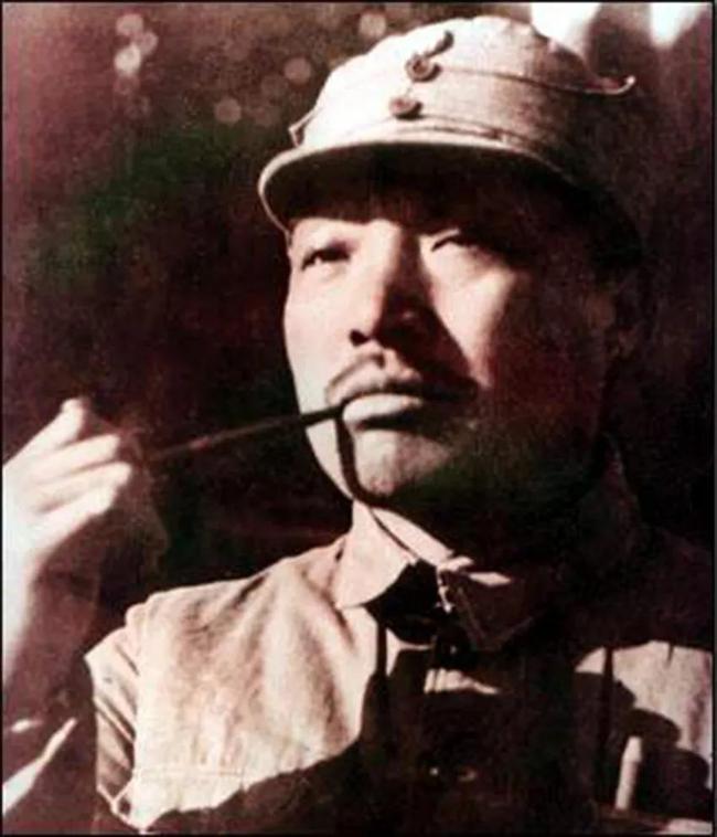 十大元帅朱老总居首，但1955年元帅命令状编号第一的，却是贺老总