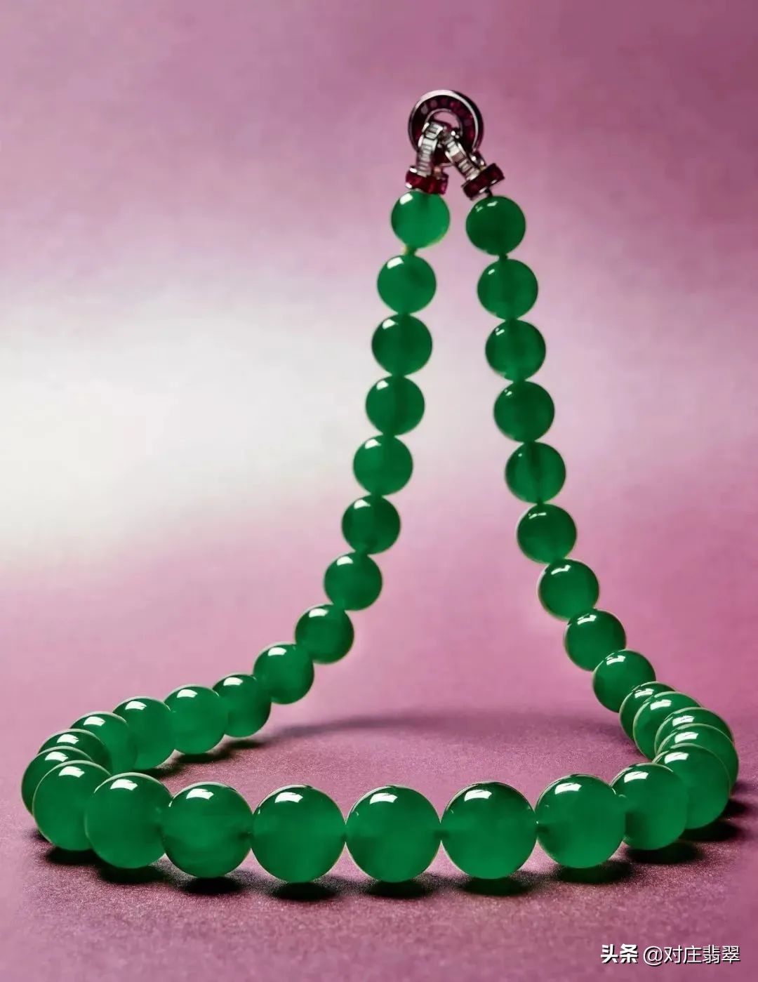 翡翠珠链再次封神？香港保利一条珠链拍出五千多万，历年最高