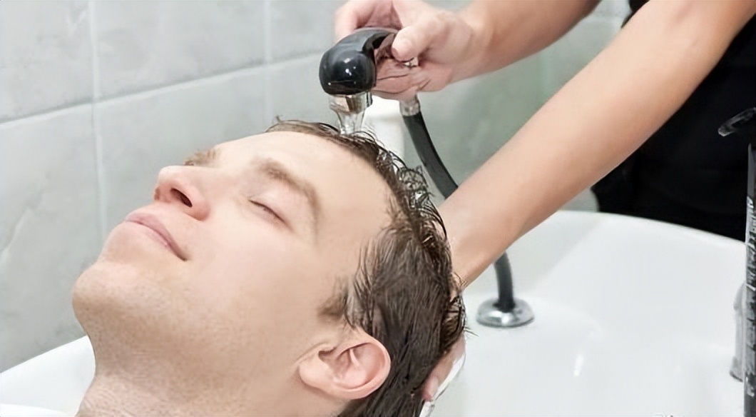 日本人泡温泉长寿,世界最长寿的人在日本常去泡温泉