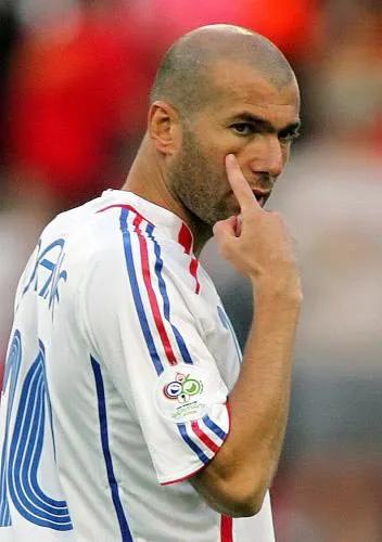 足球是什么样的图片,足球是什么颜色