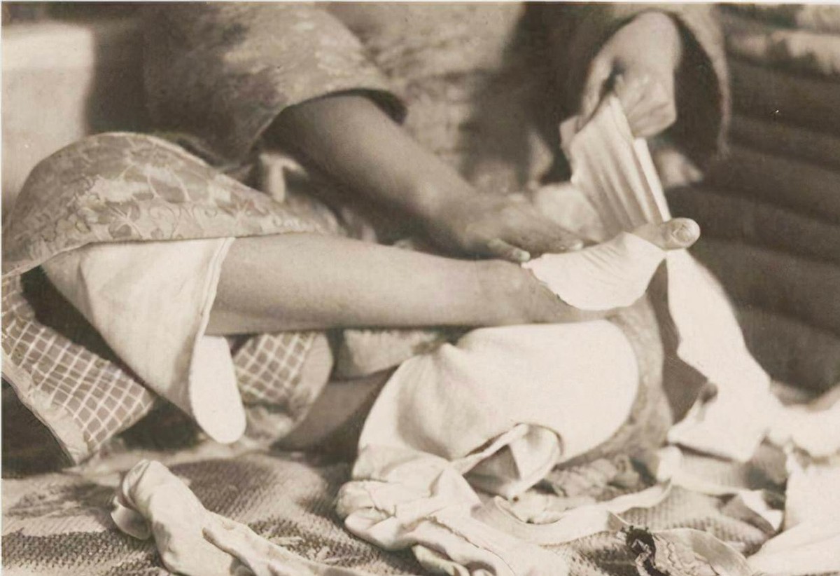 三寸金莲的悲惨生活,三寸金莲事件