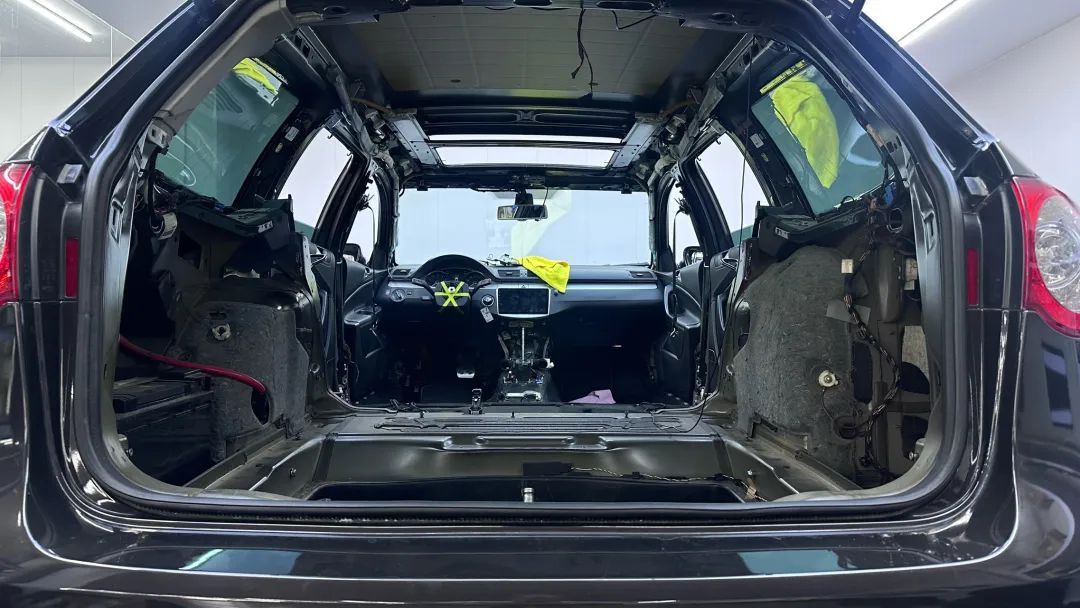 r36翻新改造全过程,大众r36这么老的车怎么还卖这么贵