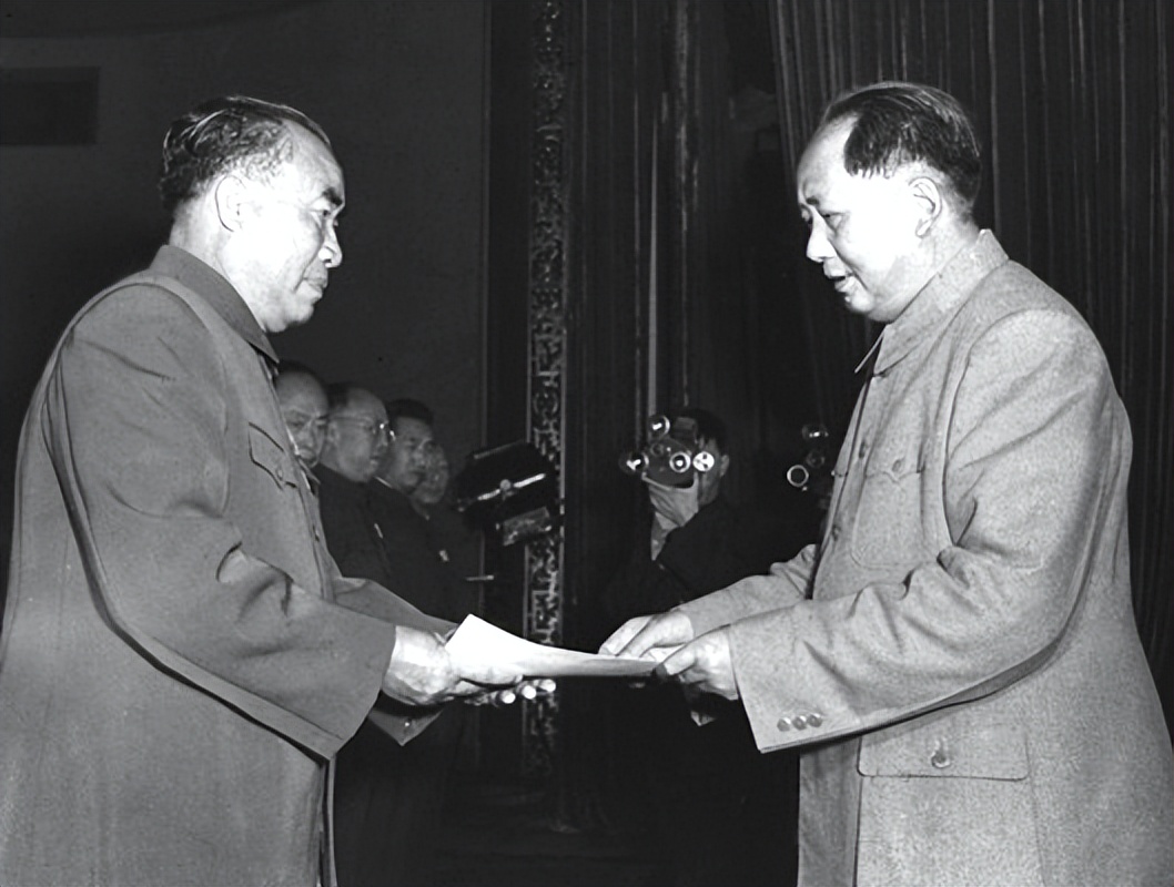 1955骞村皢鍐涘拰鍏冨竻鎺堣浠紡,1955骞翠竴鍏辨巿浜堜簡澶氬皯澶у皢鍐涜