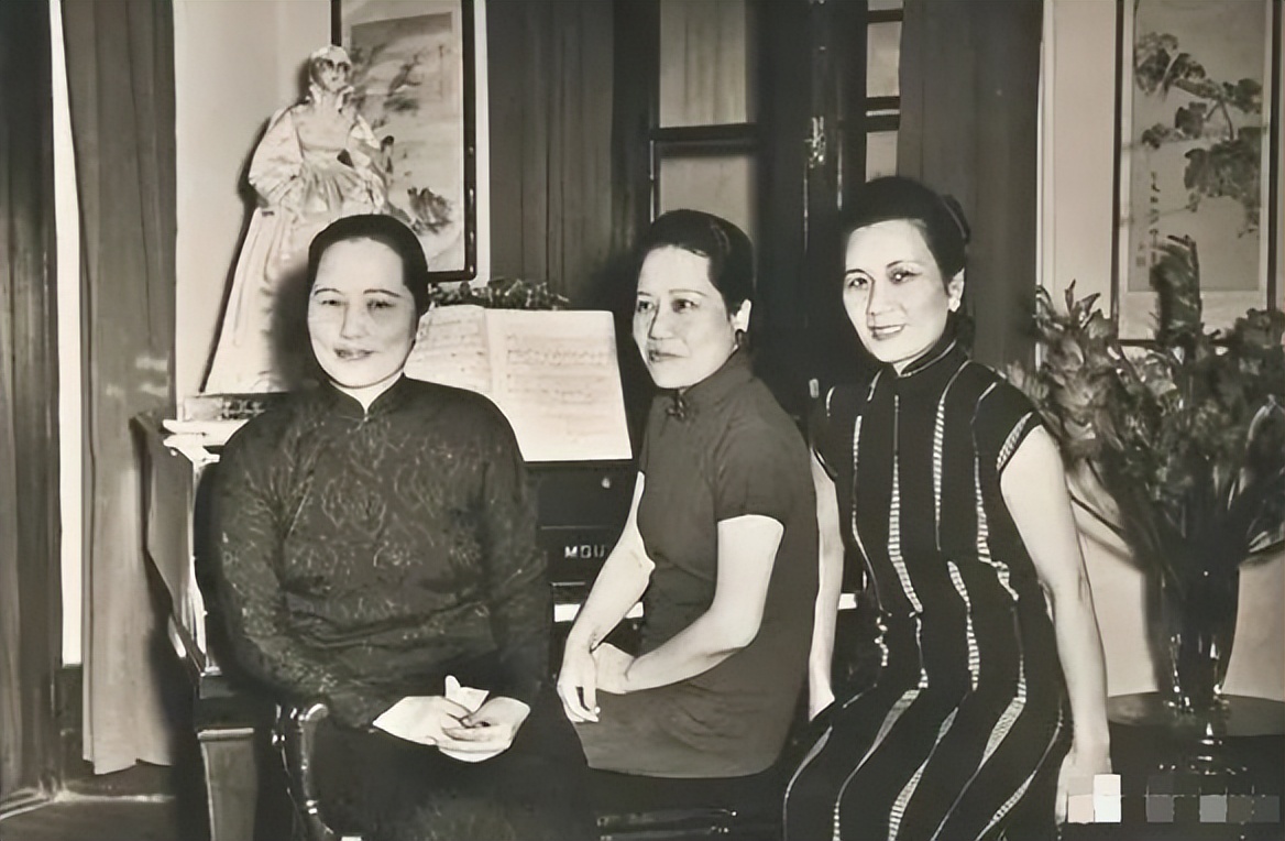 华人富豪捐了300亿给美国,爱国人士捐款一千万