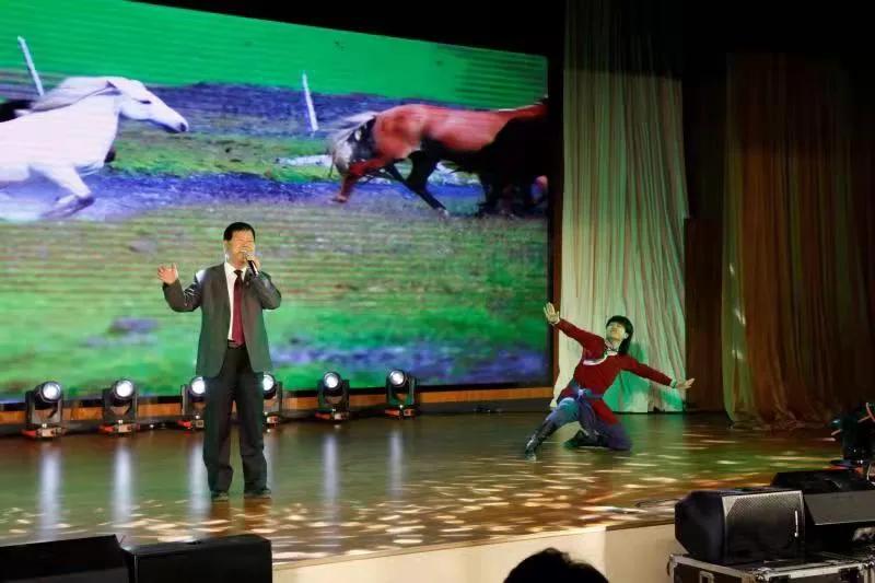 归来梦起航石家庄市第二十七中学教职工载歌载舞开启“归来梦起航”主题元旦联欢会