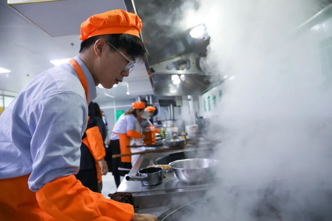 南湖行知丨引爆全场！当美食与体育邂逅，会擦出怎样的火花？