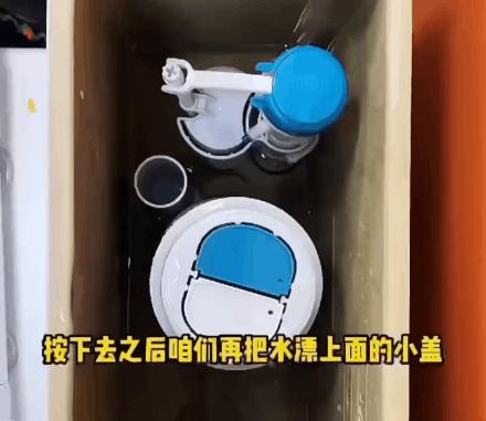 马桶水箱内按键不回弹怎么修,马桶抽不上来水按键无法回弹