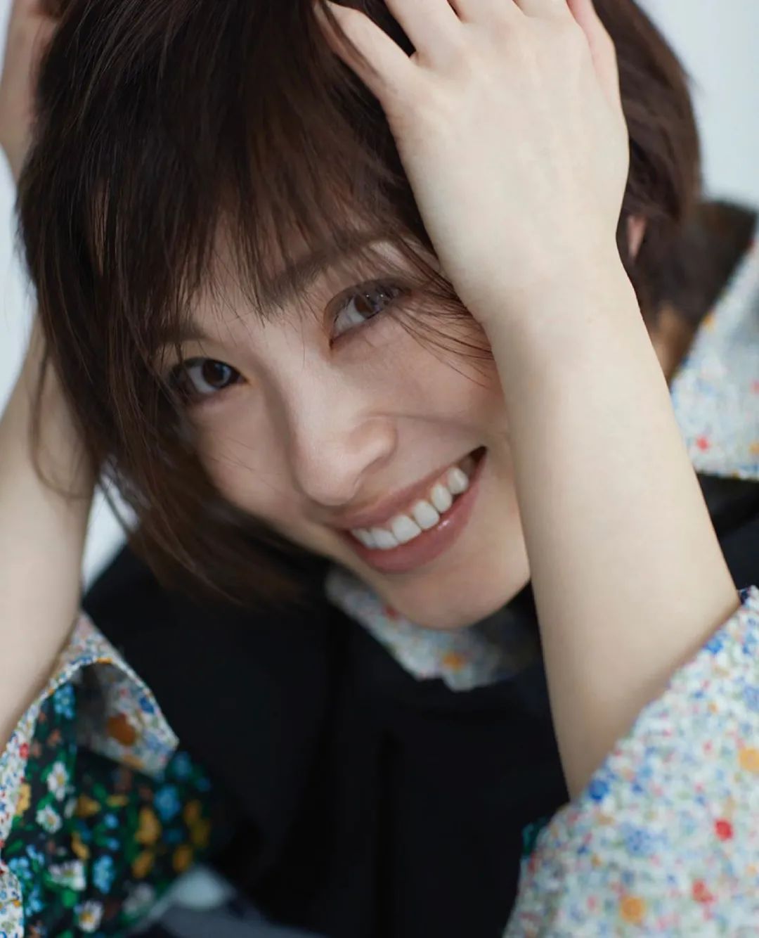 日系三线女星高清写真图,日本十大女神级女星面部特写