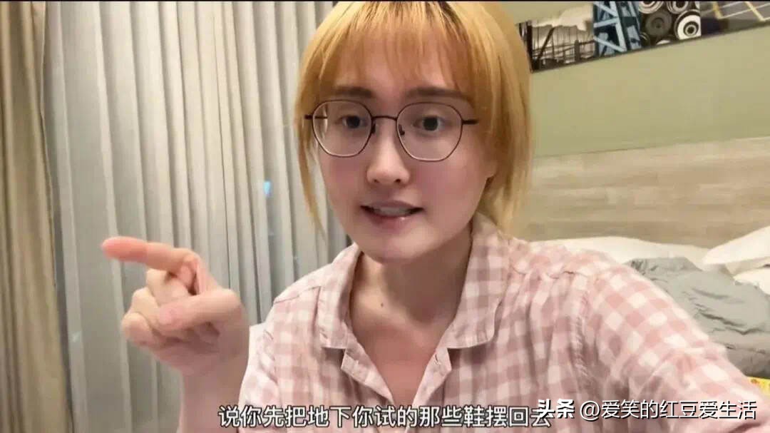 女孩挑战“在香港只说普通话”遭白眼，试鞋子时的遭遇尤其离谱！